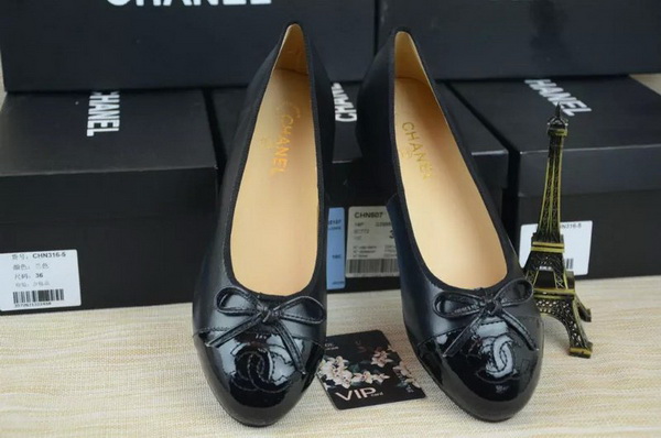 CHANEL Shallow mouth flat shoes Women--070